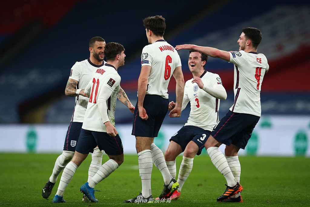 波兰绝杀巴黎,奥亚尔萨瓦尔统治全场 波兰绝杀巴黎,奥亚尔萨瓦尔统治全场