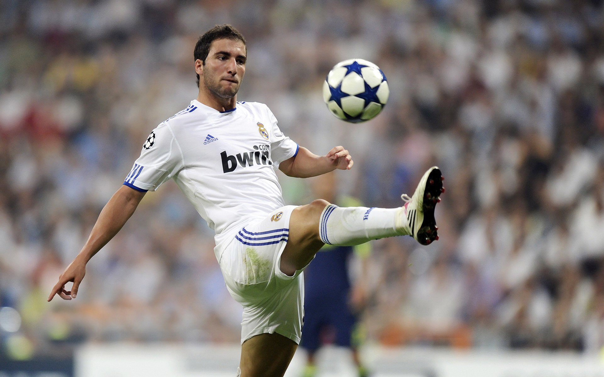 开云体育入口-唯一性之战，伊布关键时刻的王者归来与摩洛哥风暴冲垮挪威神话