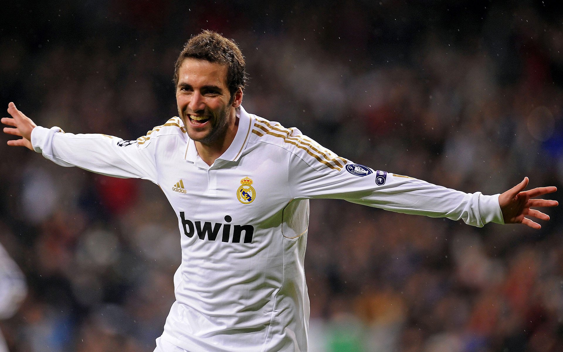 佛罗伦萨的荣耀之夜，弗拉霍维奇无可争议的全场最佳，力压西班牙劲旅