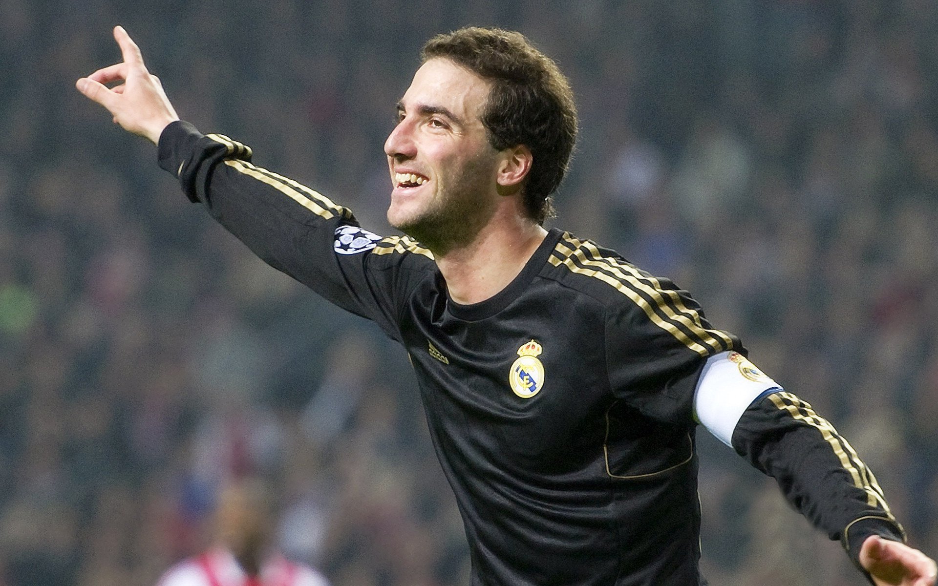 火力全开!AC米兰压制毕尔巴鄂,阿尔瓦雷斯生涯之夜闪耀圣西罗